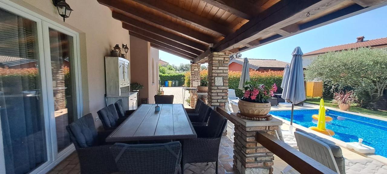 Villa AGAVA Umago Esterno foto