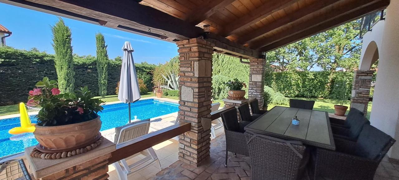 Villa AGAVA Umago Esterno foto